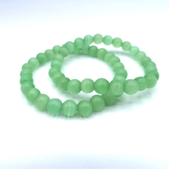 GREEN CATS EYE BRACELET - Picture 2 of 4